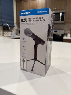 Samson Q2U USB/XLR Dynamic Microphone - Podcasting Pack (New in Box)