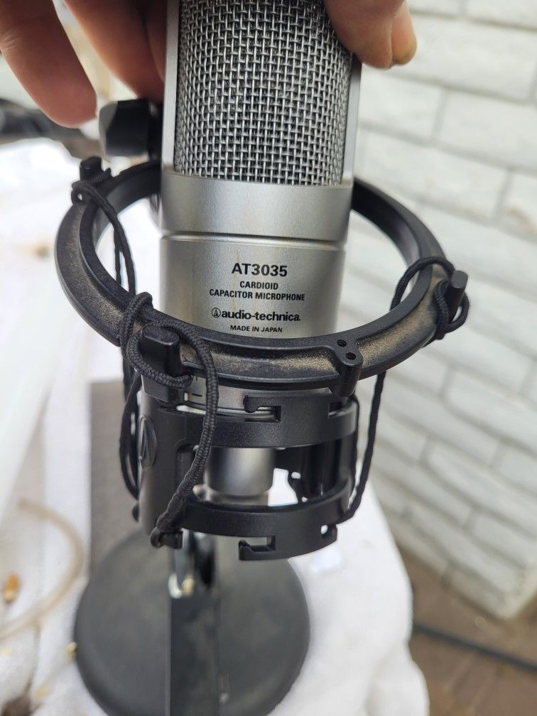 Audio-Technica AT3035 Large Diaphragm Cardioid Condenser Microphone ANd PreSonus Audiobox