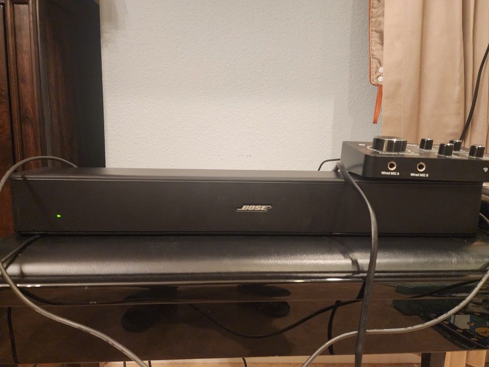 Bose Solo TV Soundbar With Remote