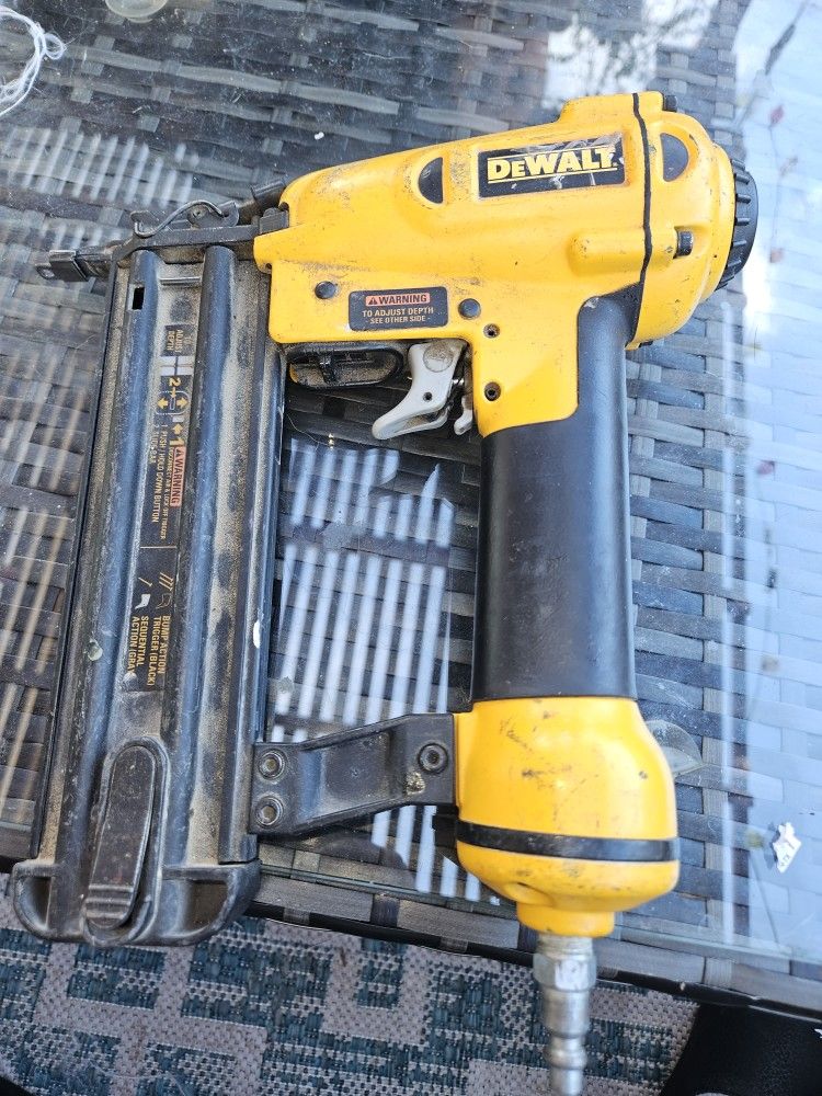 Dewalt Brad Nailer