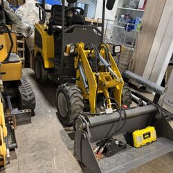 Excavator Dogger Bobcat Electric Lithium Battery Operated. Riding Mower