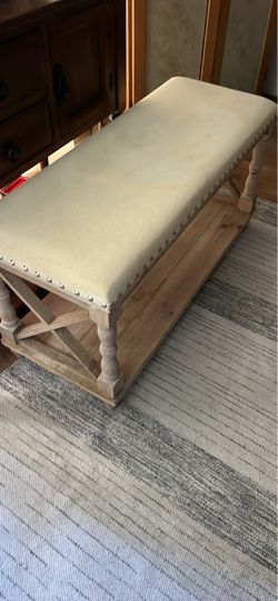 Cute farmhouse bench could use a wipe down on top but beautiful 37”15”19”