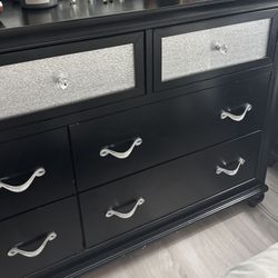 Bedroom Set For Sale!