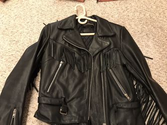 Women’s size 34 small cowhide leather fringed Harley Davidson jacket