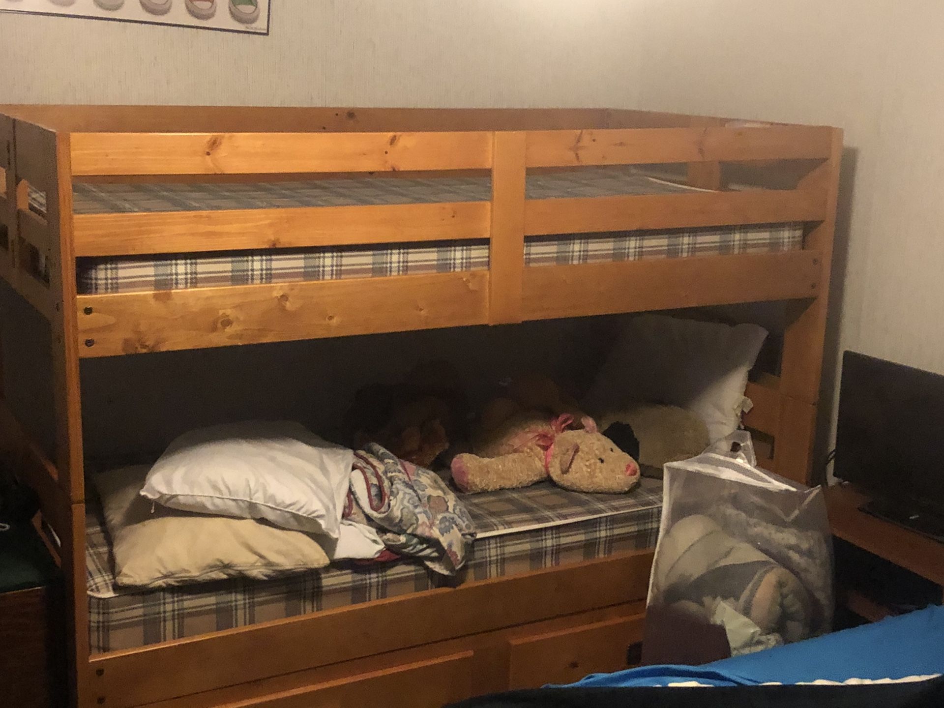 Kids bunk bed