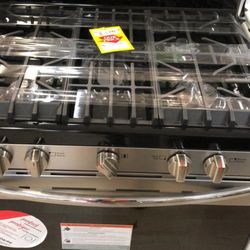 FRIGIDAIRE GCRGAF Gallery 30-in 5 Stove GQ