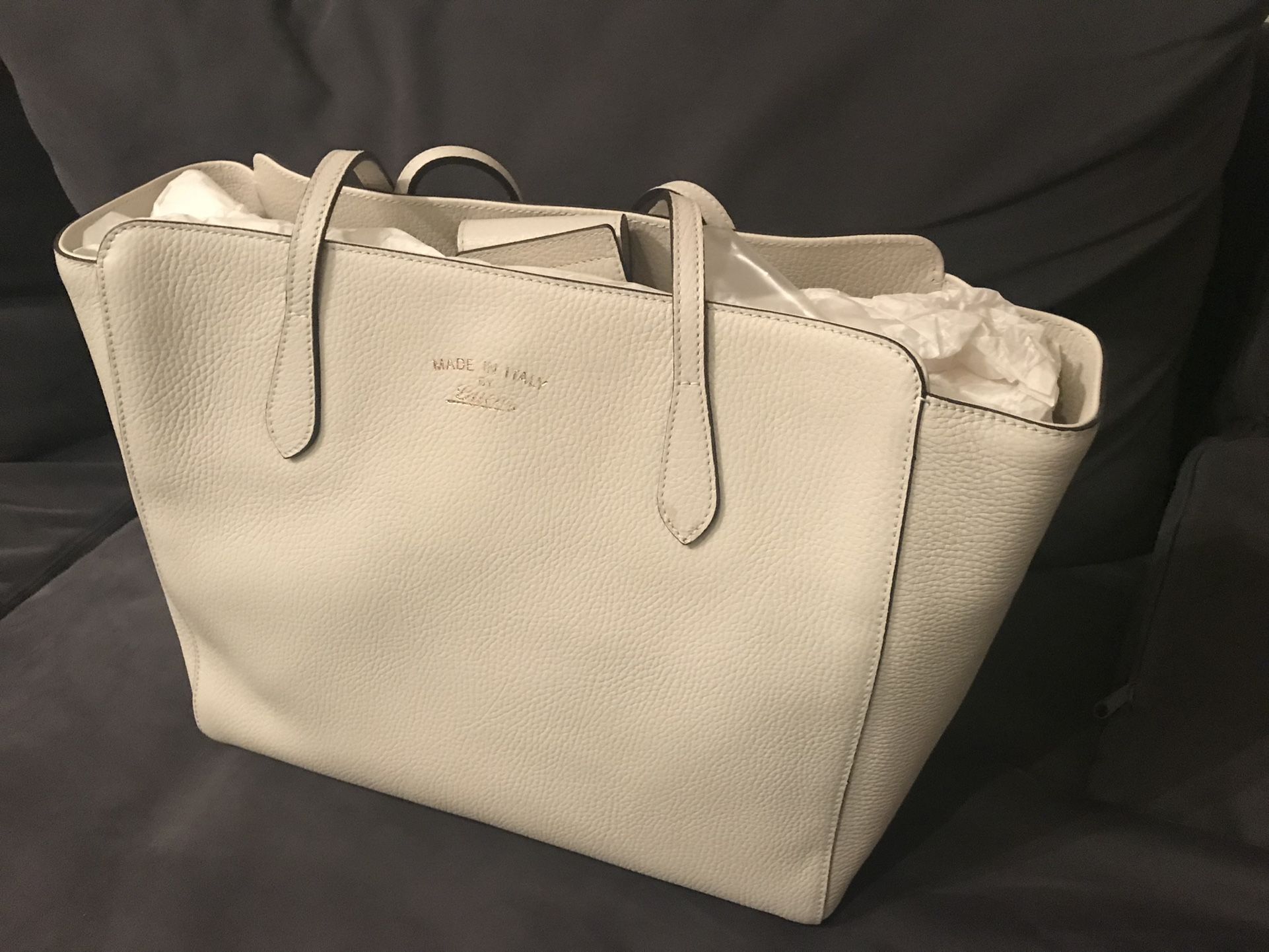 Gucci Swing Large Tote Bag in off White Brand new 100% Authentic