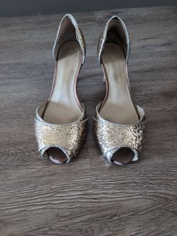 Gold short heel shoes size 9