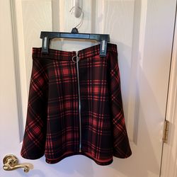 Hot Topic, Red & Black, plaid skirt. Size: S