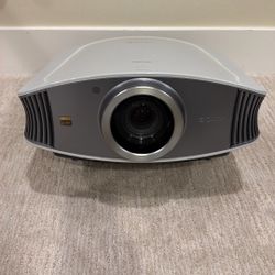 Sony VPL-HW50 Home Theater Projector 