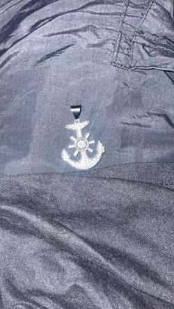 Read Description/ Silver Chain Hook Pendant