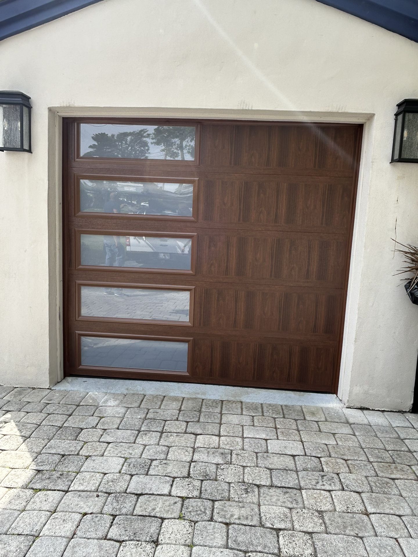 Impacto Garage Doors 