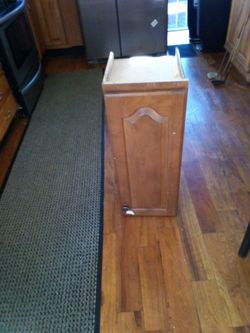Single kitchen cabinet