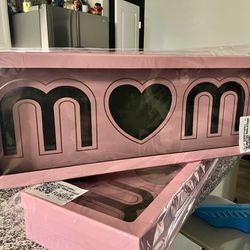 Floral “MOM” box