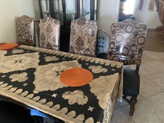 Chairs and Table Full Set