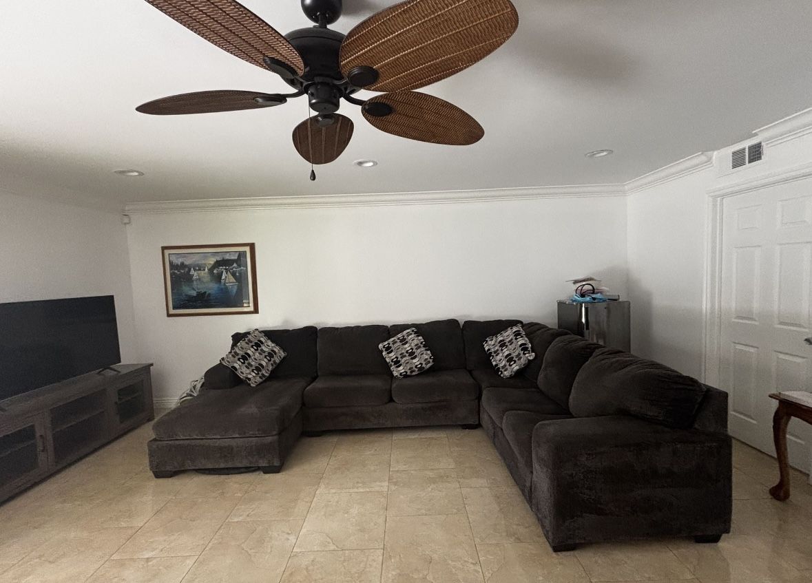 3 Piece Couch Set With Pillows