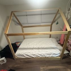 Full size house bed