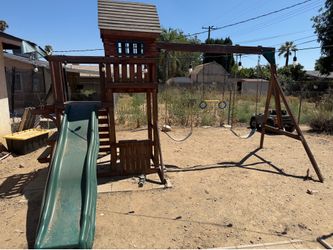 Playground set