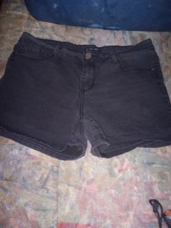 Silver Crush Size 11 Black Women's Shorts