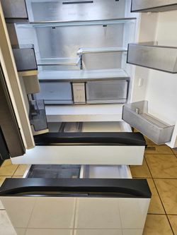 Samsung Refrigerator like new OBO