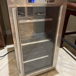 NewAir Wine Cooler and Refrigerator, 18 Bottle Freestanding Wine Chiller Fridge, Stainless Steel with Glass Door, AW-181E