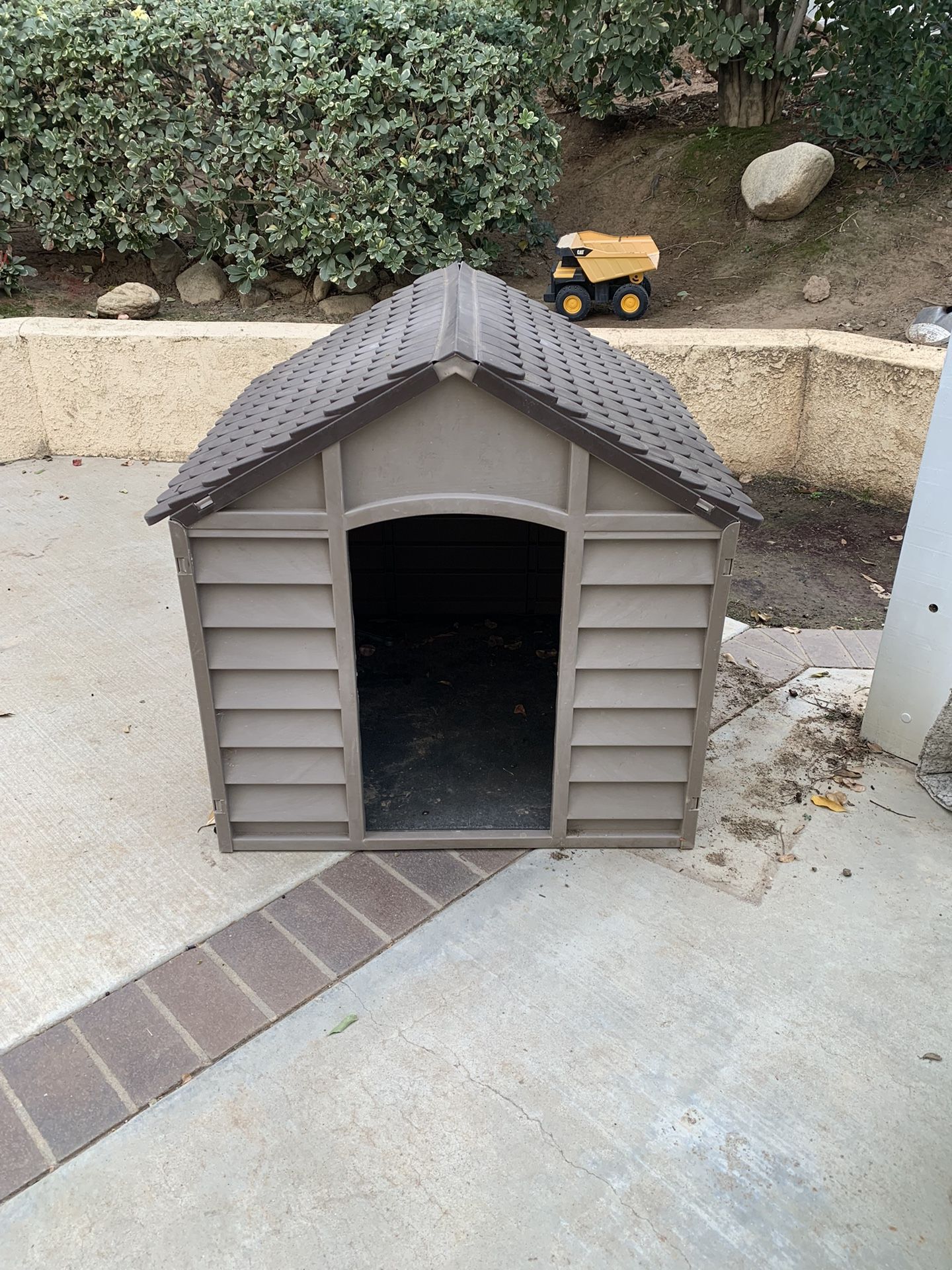Large Dog House for Sale in Corona, CA OfferUp