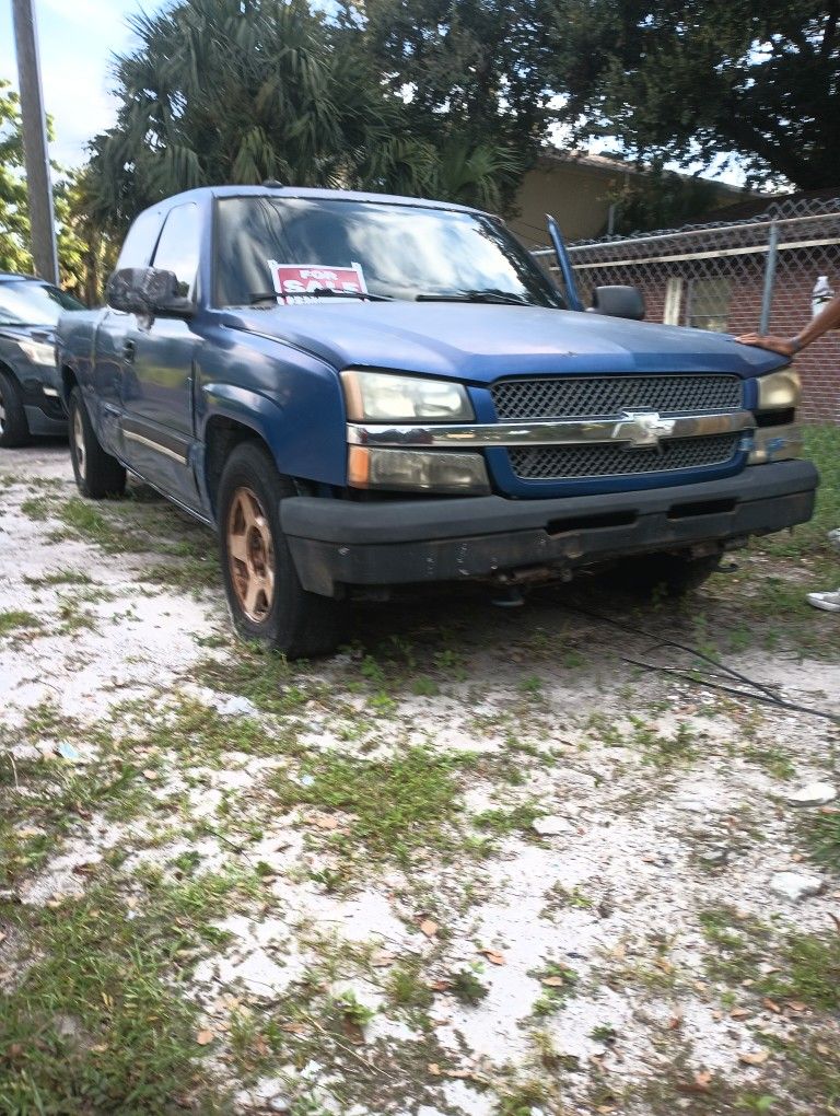 I Have Clean Titles I Want I Want 3800 It Run Good Didn't Need Somebody To Take It Out From The Yard