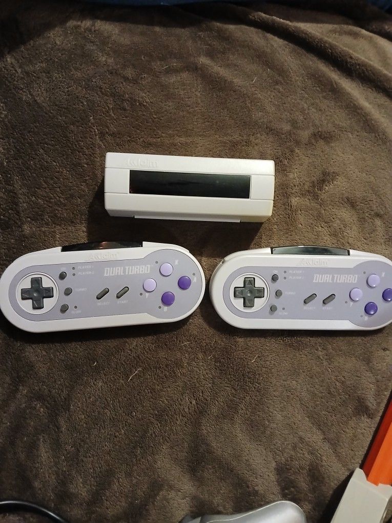 Super Nintendo Wireless Controllers