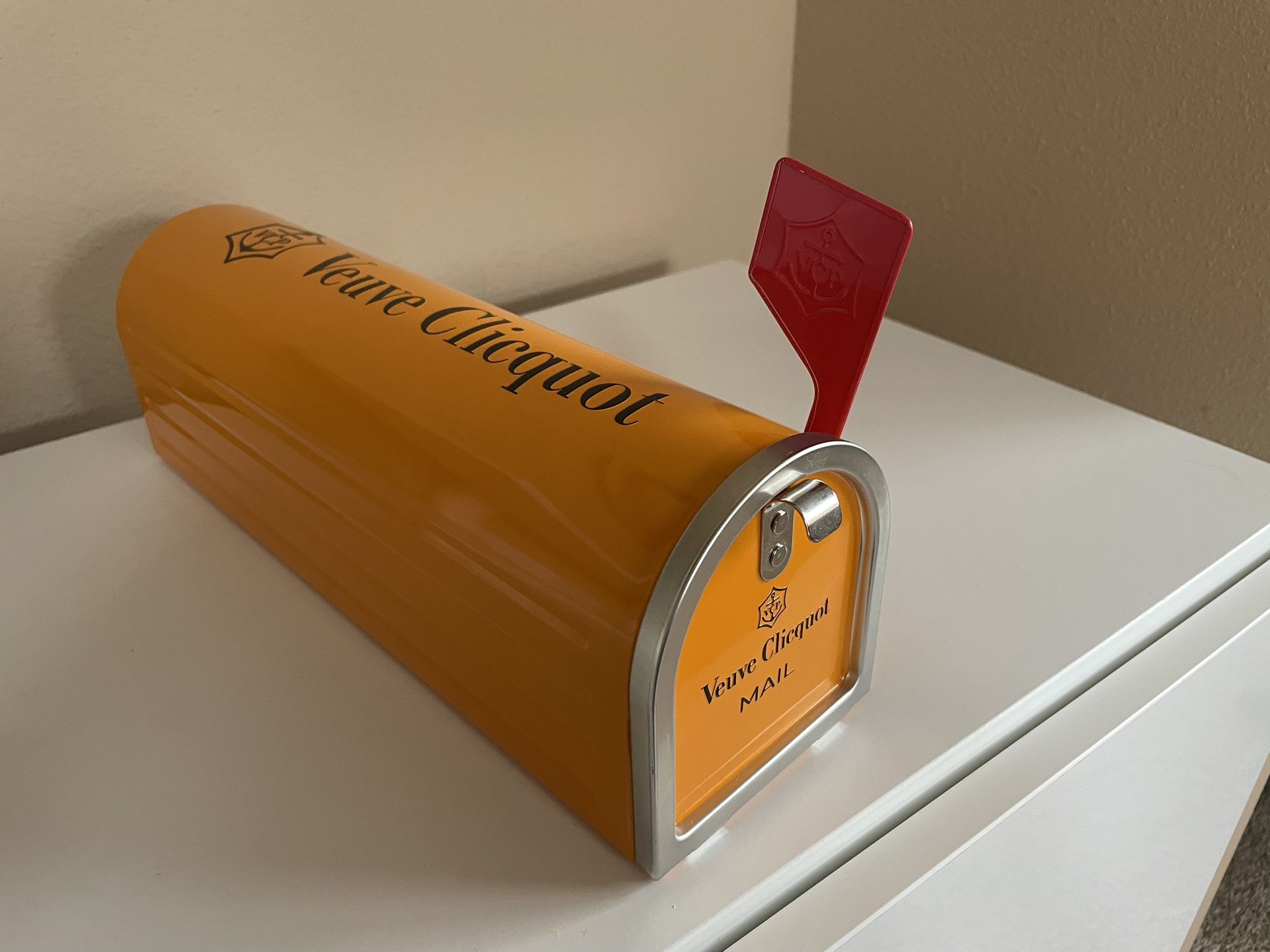 Veuve Clicquot Champagne Collectible Tin Mailbox With Moveable Flag & envelope