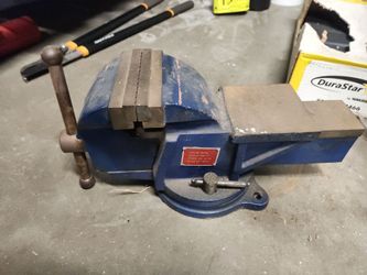 Swivel Base Bench Vice