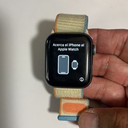 Apple Watch SE GPS Cellular 