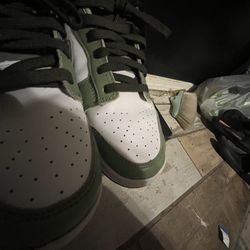 Low top Navy Green Dunks