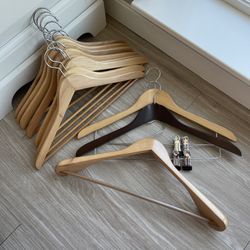 Natural Wooden Hangers – 11 Pack (as shown in photos)