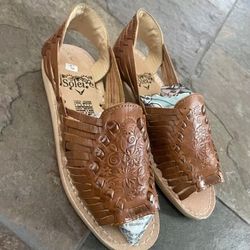 Girls Huaraches Mexico Size 2