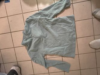 Woman’s Medium Sweatshirt 