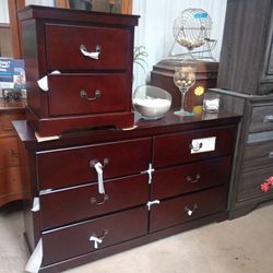 Dresser With Matching Nightstand (1)