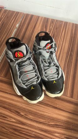 Is a Jordan and I buy it for 320 and the size is 11