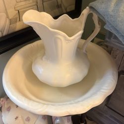 Vintage Ceramic washbowl and pitcher 