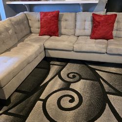 Beautiful Light Gray SECTIONAL Sofa Like New 5 Months Old  Pet And Smoke Free/ Sofa Seminuevo  No Mascotas Ni Humo DE Cigarrillo
