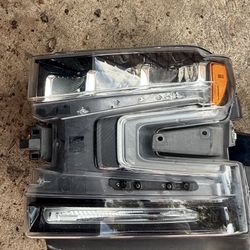 2019-2021 Chevy Silverado 1500 Headlight 