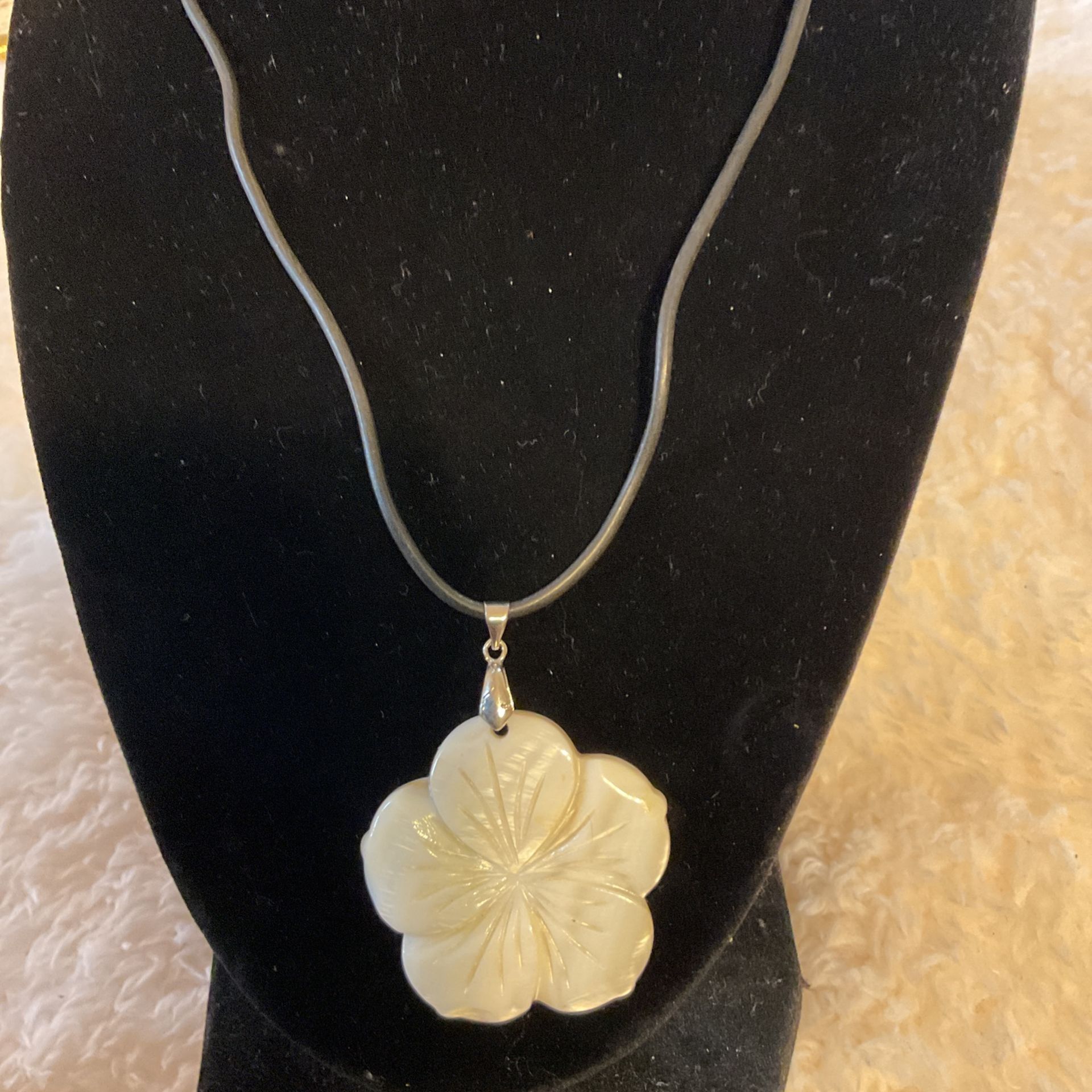 Necklace With Flower Pendant