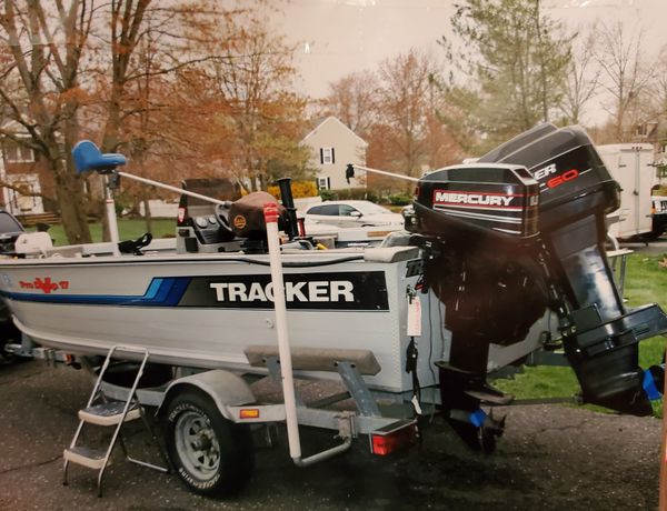 1995 tracker pro deep v17 w/ aluminum trailer