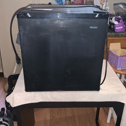 Haier Mini Fridge