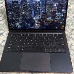 MACBOOK AIR M2 