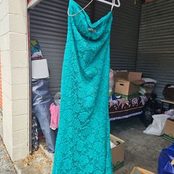 Green prom or wedding dress