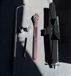 2 Ton Scissor Jack Tire Changing Kit with Lug Wrench