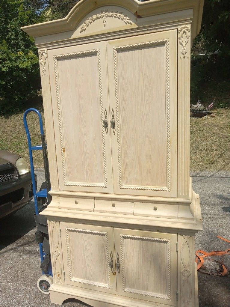 Solid Wood TV Stand