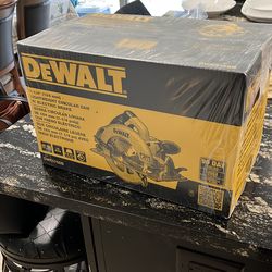 Dewalt circular saw (7-1/4”)