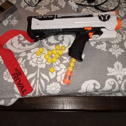 BEST NERF GUN EVER !! RIVAL NERF GUN IS COOL AND SAFE BUT IT REALLY SHOOTS FAR AND FAST  ASKING FOR $15.00