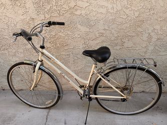 Woman’s Schwinn Cruiser $75